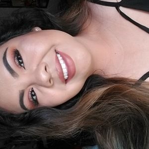 Meet your Posher, Carla